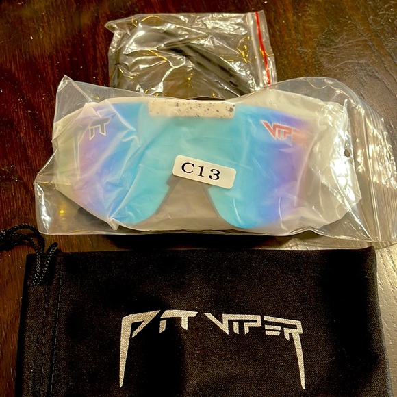 BRAND NEW Pit Viper - polarized - white with black specks. 2 pairs available - Picture 3 of 4